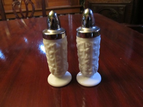 Vintage milk glass - , salt