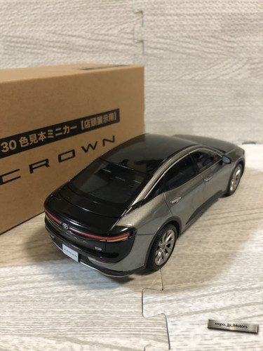 échelle toyota crown - toyota,
