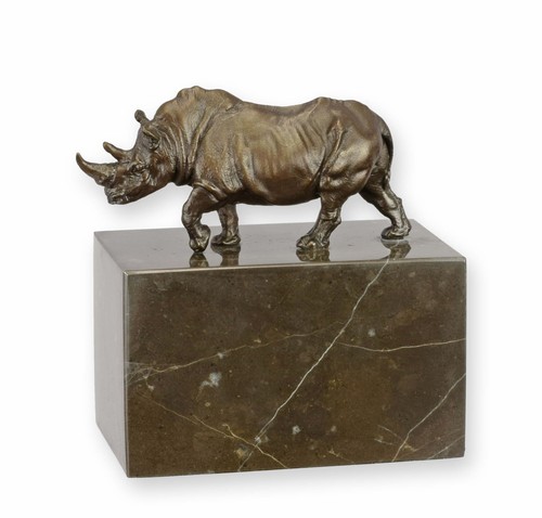 Une sculpture bronze - sculpture, en