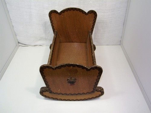 Ancien berceau poupée en - de,