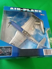 Jouet maquette d’avion montée, peinte d’un P51 MUSTANG de la 2GM, état neuf