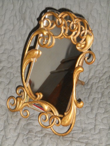 Ancien miroir poser en - a,