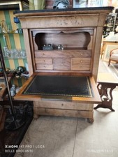 ancien secretaire haut avec un