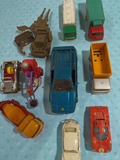 Lot de figurines voitures