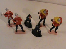 lot 6 figurines :taille 4 cms: THEME POMPIERS / OCCASION