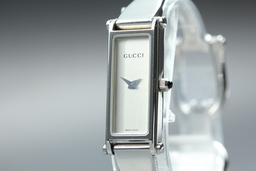 Presque comme neuve montre - comme, neuve]