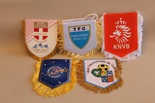 Lot de 5 fanions écussons de football