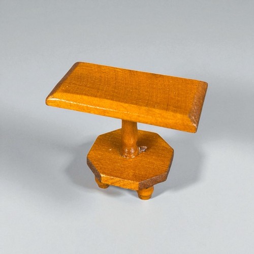 Table miniature sculptée bois
