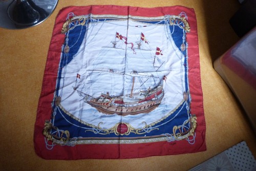 Ancien foulard soie - soie, celine
