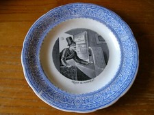 GIEN -  ASSIETTE PARLANTE - FAIENCE médaille d'or- parlez au concierge