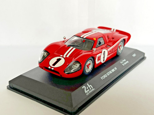 Voiture heures mans 1967 - 24,