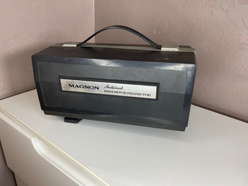Projecteur vidéo ancien - projecteur,
