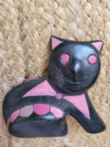 Adorable petite sculpture - adorable,