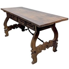 Table formant bureau d'époque   XVIIIéme en noyer avec une traverse en fer forgé
