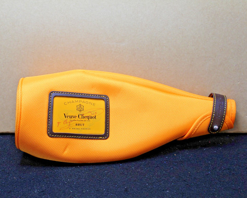 Veuve clicquot champagne - veuve, ice