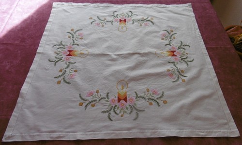 Nappe rétro brodée - , main