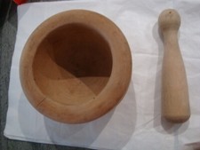 BROYEUR A AIL EN BOIS AVEC