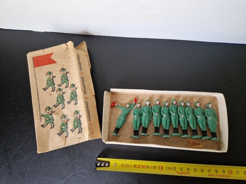 Boite soldats anciens - 10,