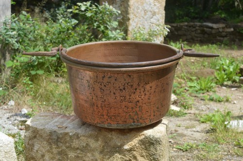 Ancien grand chaudron - grand,