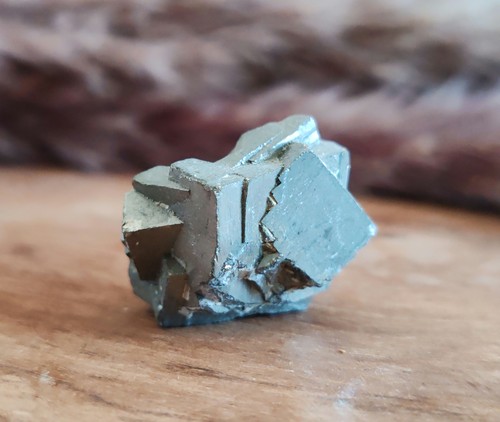 Pyrite maclée