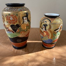 2 Vases SATSUMA Porcelaine JAPONAISE SUJETS ASSIS