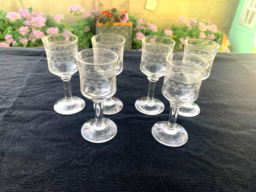 Anciens verres liqueur - à,