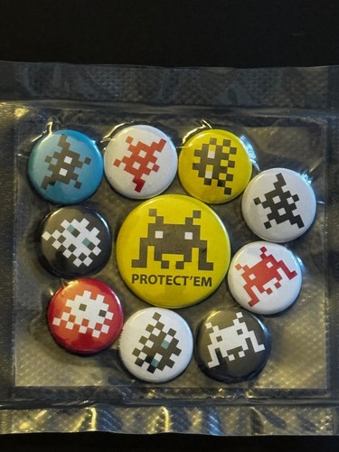 Space invader set badges - set, 10