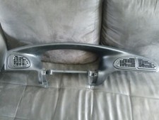 couvercle du tableau de bord de Chrysler Voyageur de 1999