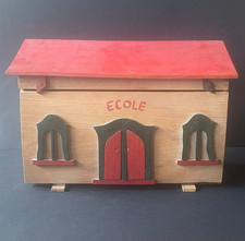 ANTIQUE TOY - SCHOOLHOUSE IN WOODEN BOX - CLASSROOM - FRANCE XXth