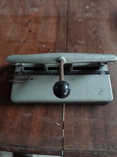Vintage ancienne perforatrice - ancienne,