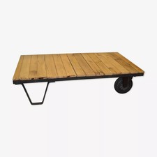 table de salon industrielle / palette en fer forgé et bois
