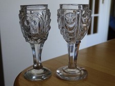 2 ANCIENS VERRES LIQUEUR