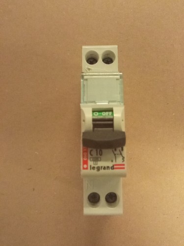 Disjoncteur c10 legrand 06017 - c10,