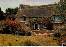 Regions - Brittany - Breton cottage with outdoor staircase - CPM - see scans