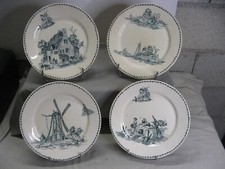 Beautiful Lot of 4 Creil Montereau Service Polders Earthenware Plates circa 1900