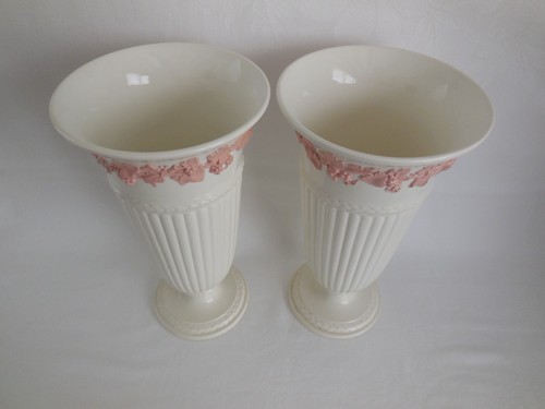 Rare pair 1942 wedgwood - 1942, pink