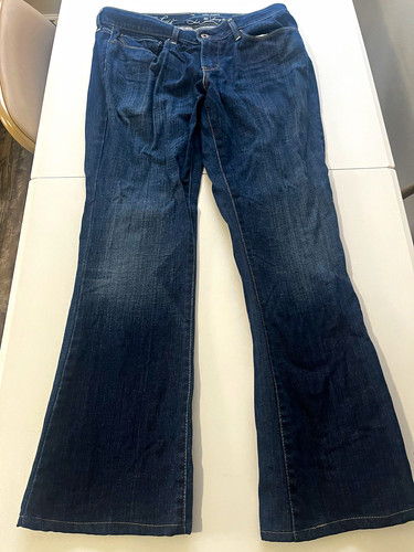 Levi demi curve blue - curve,