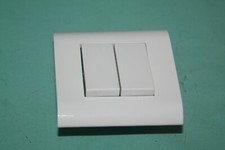 Double interrupteur va et