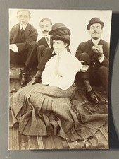 PHOTO Femme chapeau melon