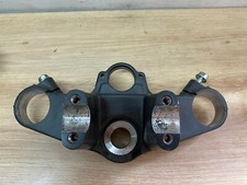 UN TE DE FOURCHE SUPERIEUR