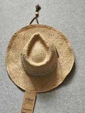 Chapeau de paille neuf