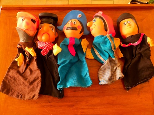 Lot marionnettes a main - de,