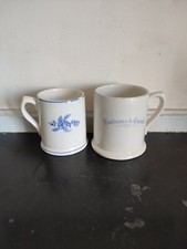 2 tasses en faïence