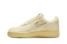 DO9456-100 Nike Air Force 1