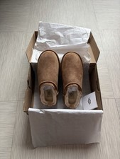 Mini UGGs – Chestnut Suede