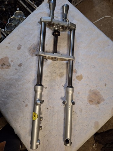 Fourche suzuki 250 intruder - fourche,