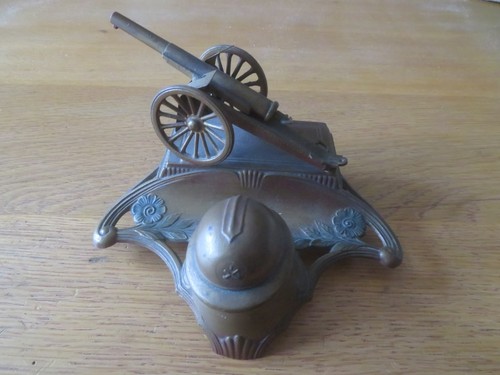 Encrier poilu canon casque - encrier,