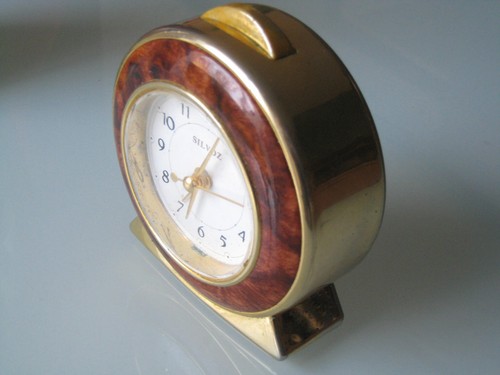 Horloge bureau pile - à,
