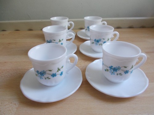 Tasses soucoupes à - 6,