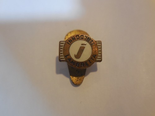 Badge avec pied innocenti - pied,